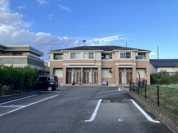大府市追分町二丁目３８番　アパート