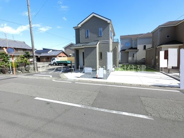 ハートフルタウン江南市今市場 1号棟(前面道路含む現地写真)