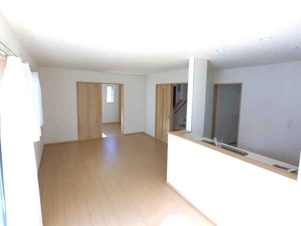 ハートフルタウン江南市今市場 2号棟(リビング)