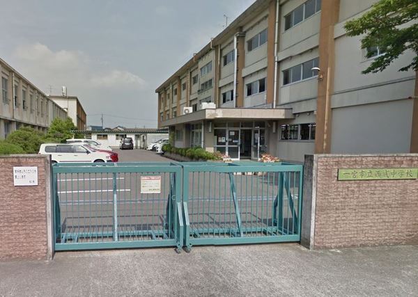 一宮市丹羽字宮浦の土地(一宮市立西成中学校)