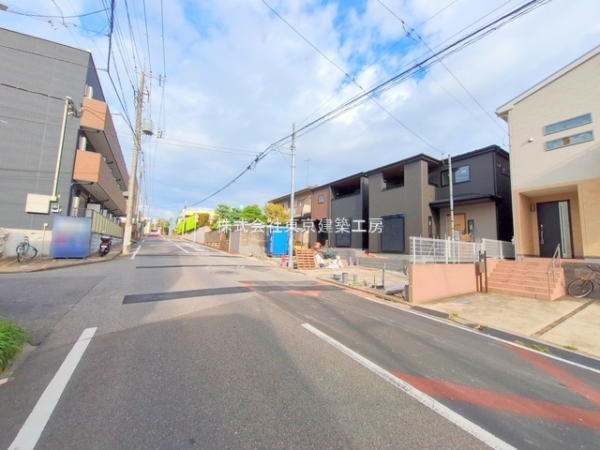 船橋市習志野台2丁目の新築一戸建(前面道路含む現地写真)