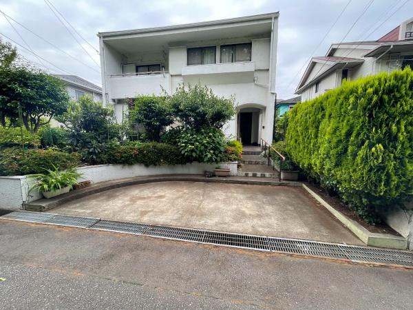 松代4丁目　南道路　公園目の前　リフォームが必要