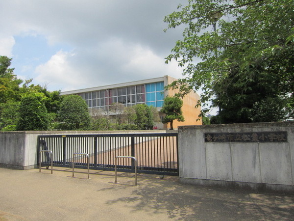 龍ケ崎市松葉4丁目の中古一戸建て(龍ケ崎市立松葉小学校)
