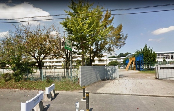 牛久市南6丁目の土地(牛久市立向台小学校)