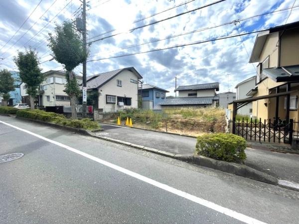 牛久市南6丁目　通り沿いの土地