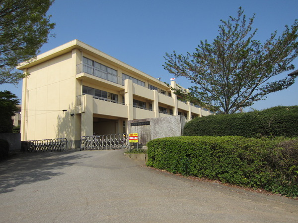 牛久市岡見町の土地(牛久市立岡田小学校)