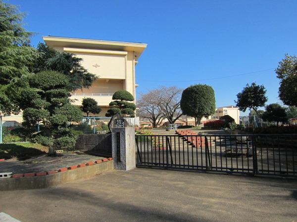 牛久市下根町の中古一戸建て(牛久市立中根小学校)