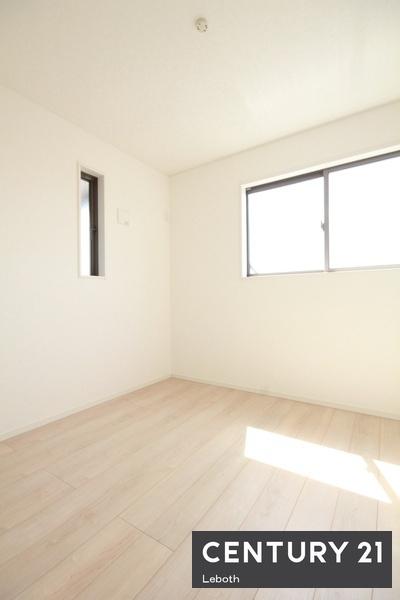 アーネストワン大泉町古海第10　4号棟