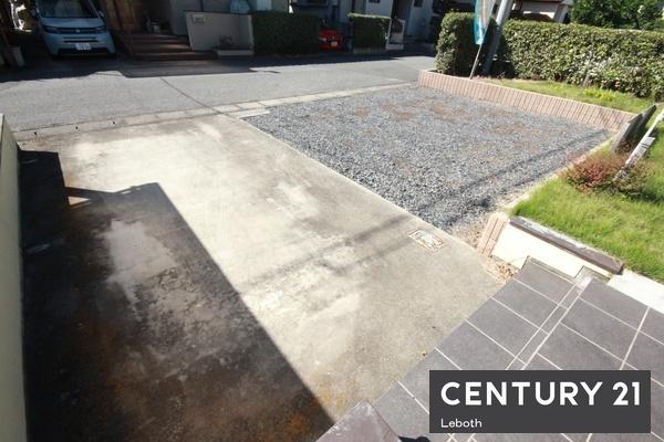 邑楽郡大泉町朝日5丁目の中古一戸建て(駐車場)