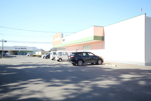 一建設 太田市鶴生田町 2号棟(クスリのアオキ 鳥山店)