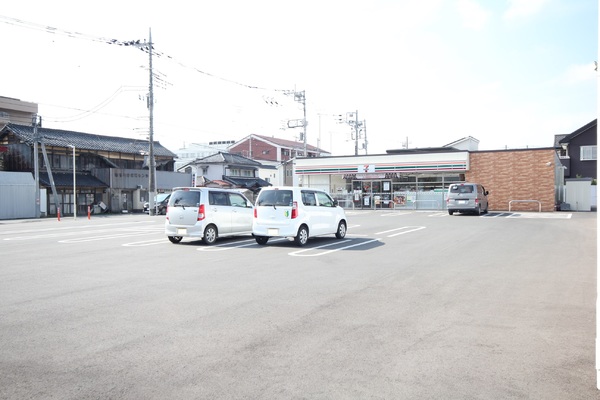 アーネストワン　太田市本町第1　2号棟(セブンイレブン　太田市東本町店)