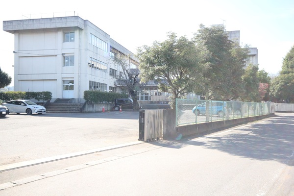 太田市只上町の中古一戸建て(太田市立毛里田中学校)