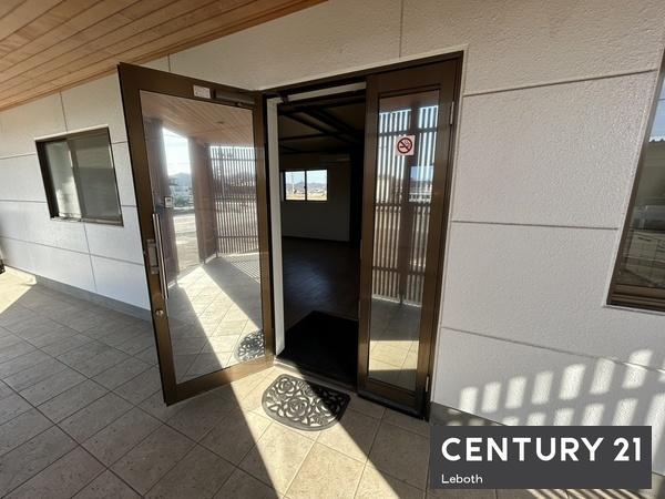 太田市只上町中古店舗付き住宅