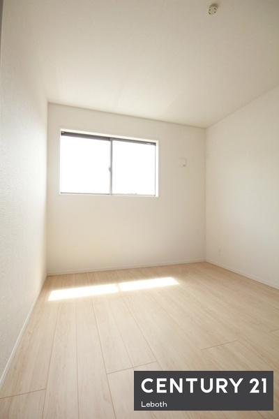 アーネストワン　大泉町寄木戸第18　2号棟