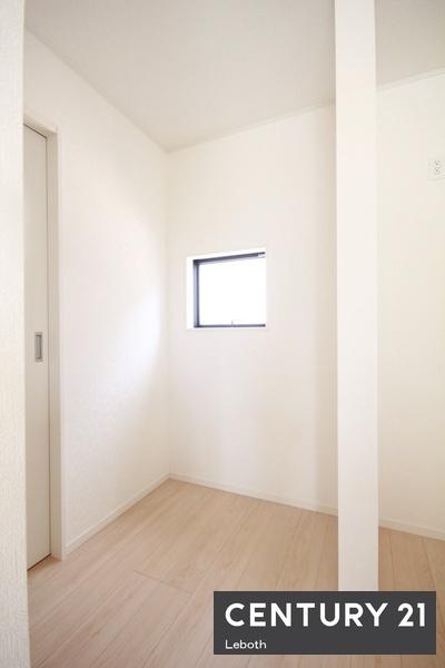 アーネストワン　大泉町寄木戸第18　4号棟