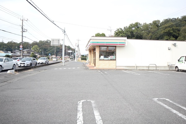 アーネストワン　太田市下小林町第1　1号棟(セブンイレブン　太田市内ケ島店)