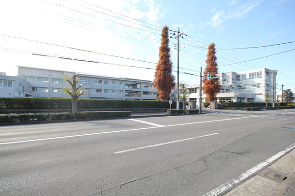 邑楽郡大泉町大字吉田の中古一戸建て(大泉町立南中学校)