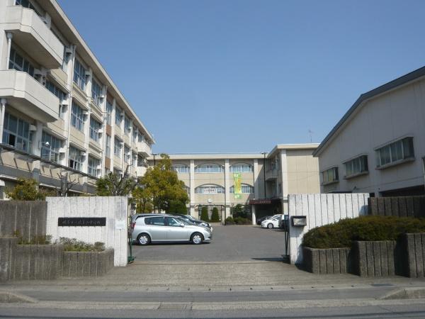 岐阜市川部５丁目の中古一戸建て(岐阜市立岐阜西中学校)