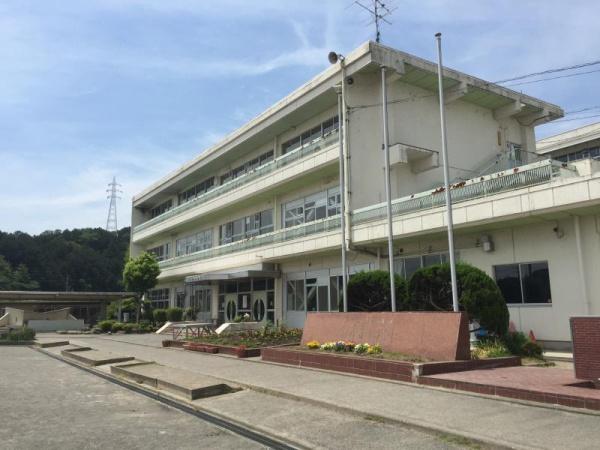 山県市東深瀬の土地(山県市立富岡小学校)