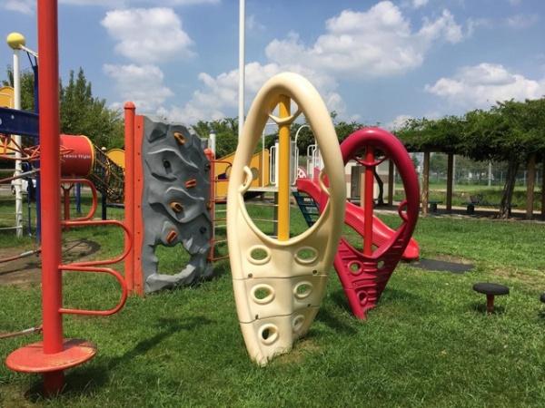 岐阜市萱場東町３丁目の土地(島中央公園)