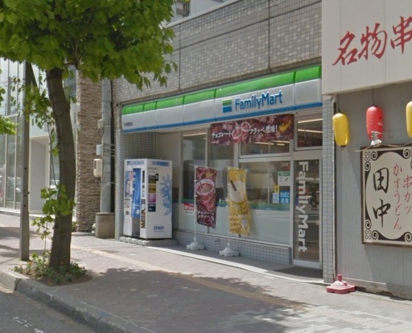 平岸3-8ビル(ファミリーマート平岸駅前店)