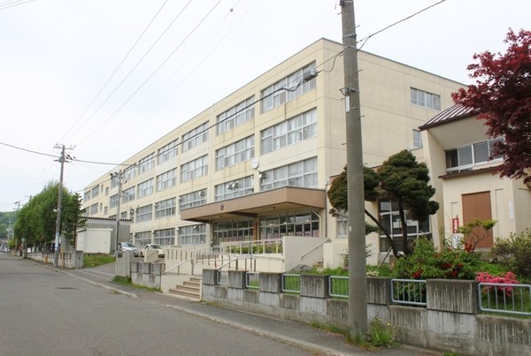 山の手１条５丁目・GRAFARE　１号棟(札幌市立琴似中学校)