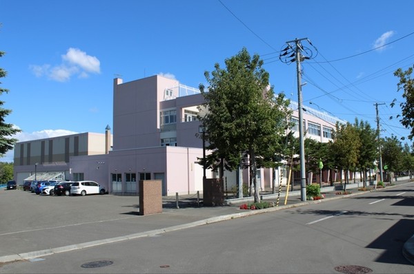 森林公園パークハウス西弐番街F棟(札幌市立厚別北中学校)