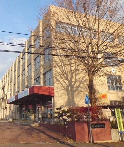 エクセルシオールスカイランドマーク(札幌市立大谷地小学校)