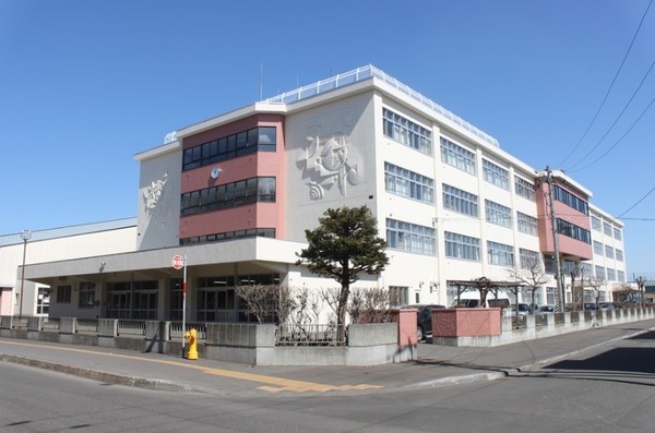手稲区新発寒3条4丁目 Cradlegarden 5号棟(札幌市立稲積中学校)