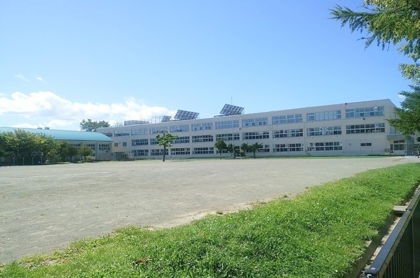 クリーンリバー真栄ガーデン・コート(札幌市立清田小学校)