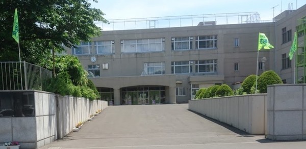ロイヤルコート大谷地壱番館(札幌市立大谷地東小学校)