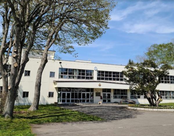 千歳市駒里の土地(千歳市立駒里小学校)