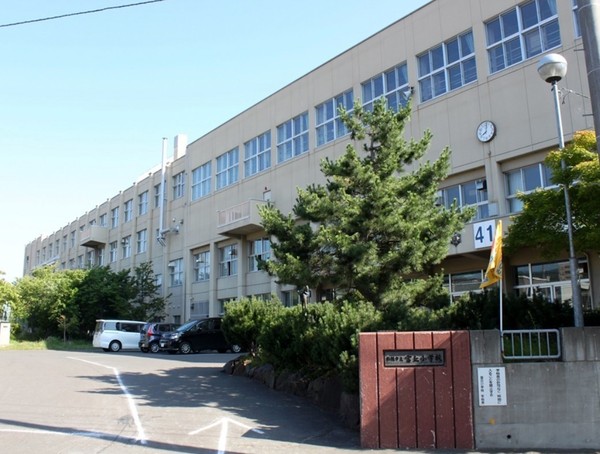 メゾンドルチェ十五番館(札幌市立富丘小学校)