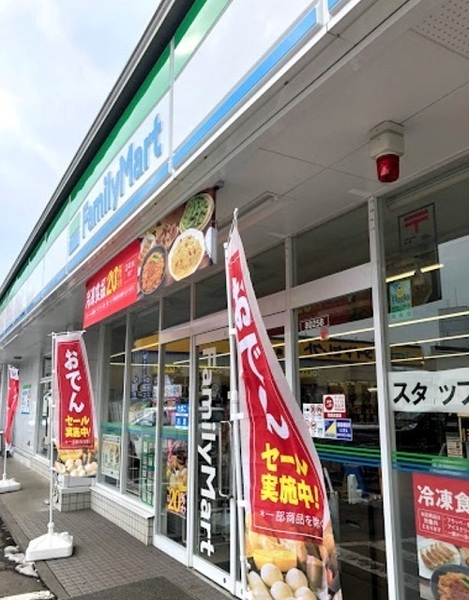 コロナード美しが丘 D棟(ファミリーマート札幌美しが丘店)