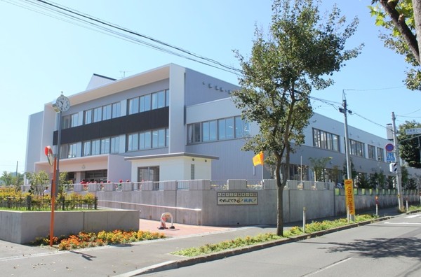 エクセルシオール南郷(札幌市立月寒東小学校)