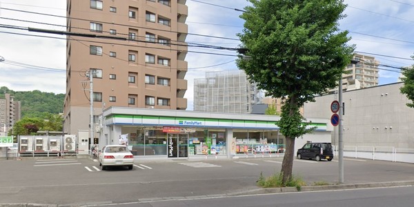 ブランズ円山南(ファミリーマート札幌南5条西20丁目店)