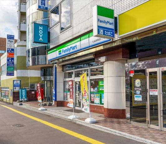 ダイアパレス白石第二(ファミリーマート札幌南郷通1丁目店)