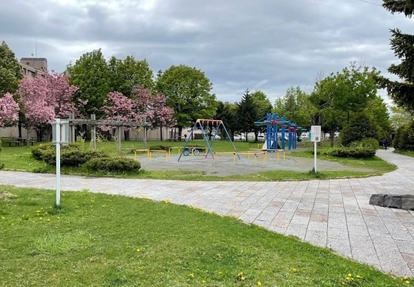 平岡フォレストタウン・ファミールハイツ1番館(平岡東公園)