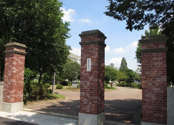 成田市西三里塚の土地(成田市立三里塚小学校)