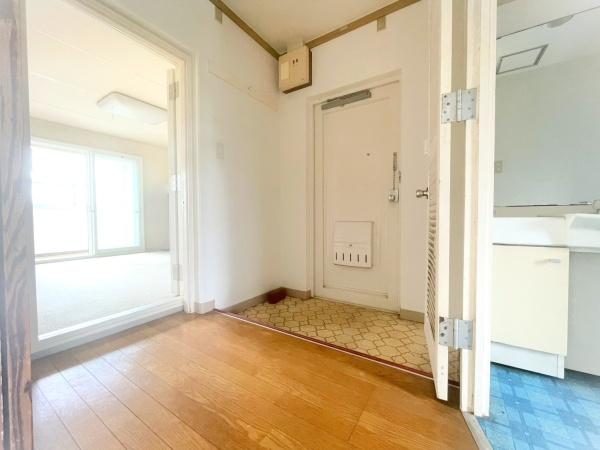 清水口第一住宅(玄関)