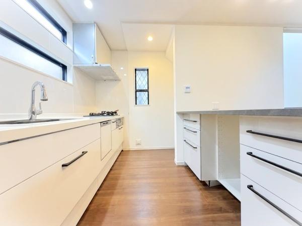 千葉市若葉区貝塚町　中古戸建