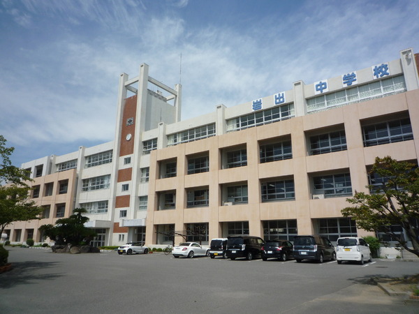 岩出市中迫の中古一戸建て(岩出市立岩出中学校)