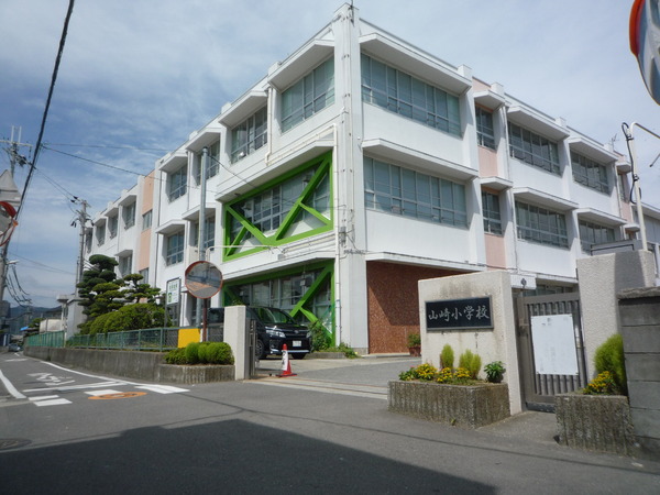 岩出市中島の中古一戸建て(岩出市立山崎小学校)