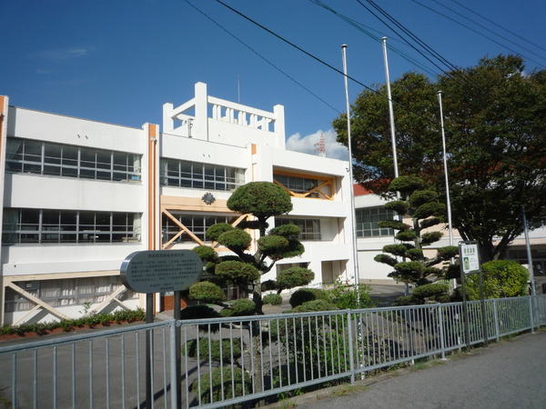 岩出市船戸の中古一戸建て(岩出市立岩出小学校)