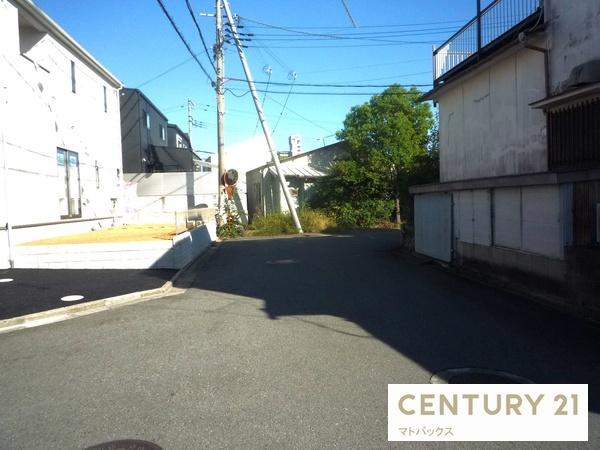 岩出市山第3-1号棟 新築一戸建て(前面道路含む現地写真)
