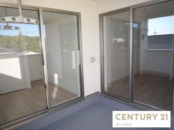 紀の川市打田第6-1号棟 新築一戸建て(バルコニー)