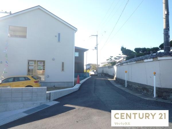 紀の川市打田第6-1号棟 新築一戸建て(前面道路含む現地写真)