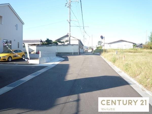 紀の川市打田第6-1号棟 新築一戸建て(前面道路含む現地写真)