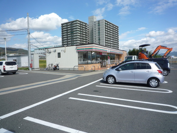 水鉄アーバンコンフォート岩出(セブンイレブン和歌山平岡店)