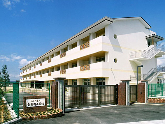 紀の川市桃山町最上の中古一戸建て(紀の川市立安楽川小学校)